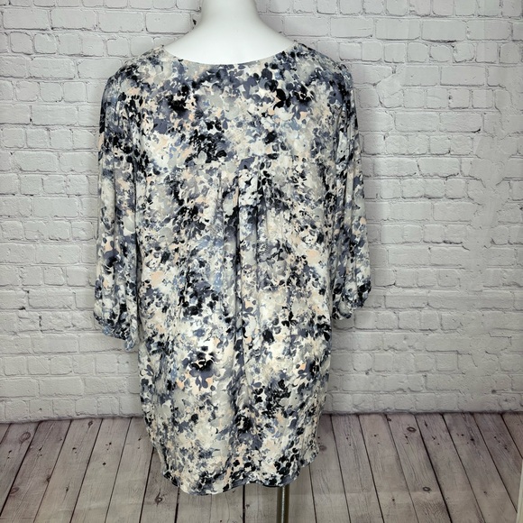 Rose & Olive Abstract Floral Print Top Blouse Size 1X - Picture 5 of 11